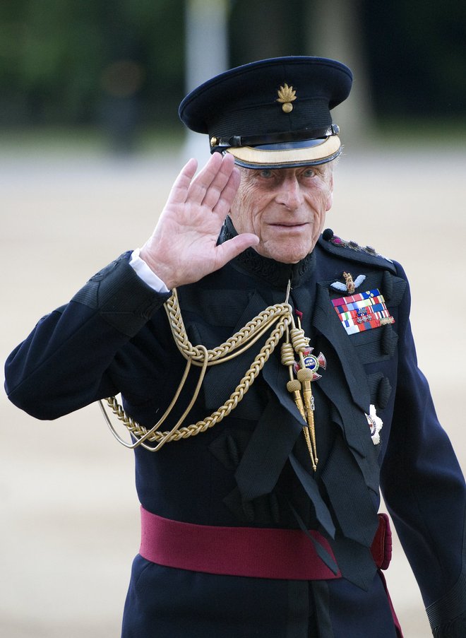 Britain's Prince Philip takes the Salute on the eve of his 90th birthday at the Household Division Beating Retreat on Horse Guards Parade in London June 9, 2011.     REUTERS/Paul Edwards/pool    (BRITAIN - Tags: ROYALS SOCIETY MILITARY)