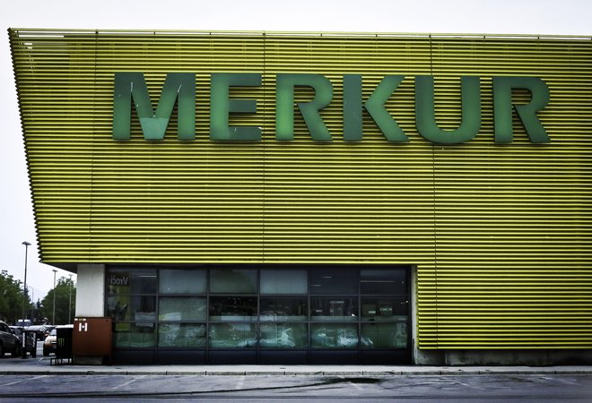 Sodna saga o milijonskem oškodovanju Merkurja pri preprodaji trgovskega centra Primskovo se sedem let po prvi sodbi vrača na začetek. FOTO: Jože Suhadolnik