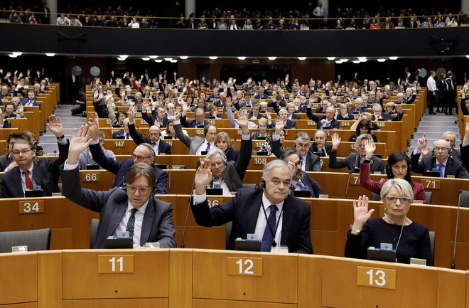 Kdor v evroparlamentu pridno glasuje, se mu na dnevnici obrestuje! FOTO: Reuters
