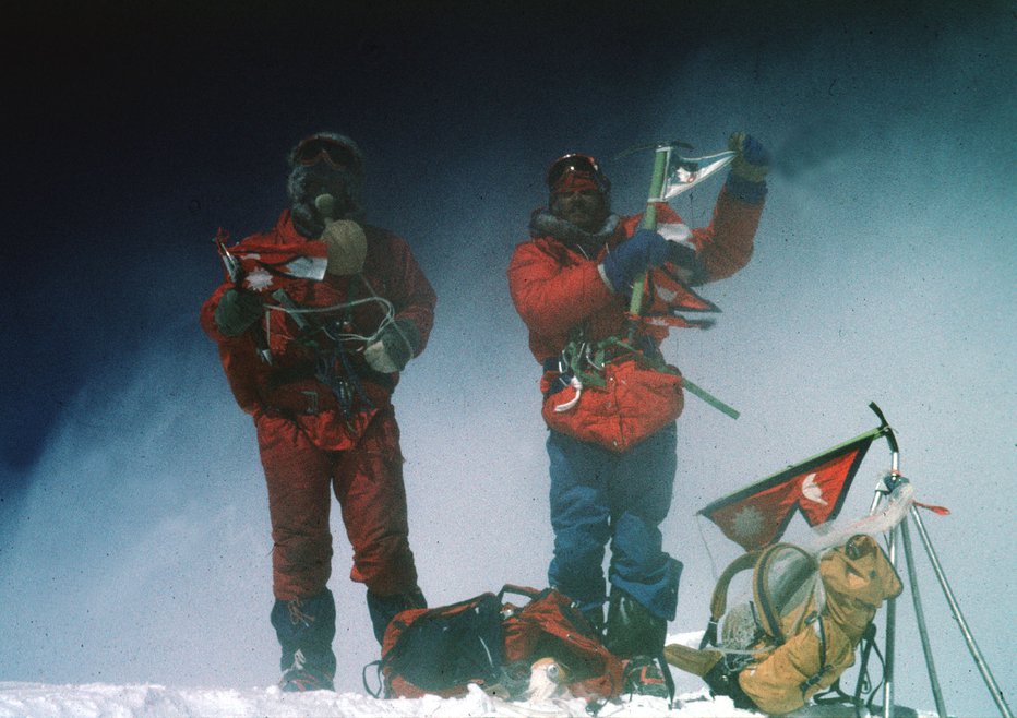 Fotografija: Po Andreju Štremflju in Nejcu Zaplotniku sta 15. maja vrh osvojila tudi Stane Belak - Šrauf in Stipe Božič. FOTO: ARHIV DELA