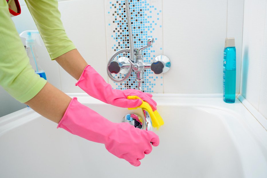 Fotografija: Odlično čistilo za kopalnico lahko nastane v vaši kuhinji. FOTO: Thinkstock