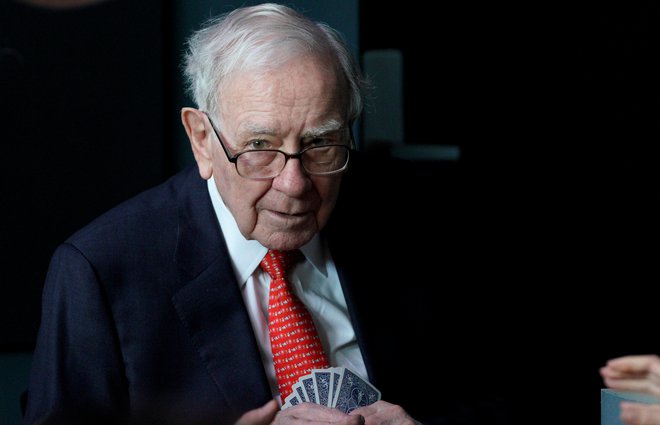 Warren Buffett pravi, da je njegovo zavarovalno podjetje pripravljeno na katastrofe. FOTO: Reuters