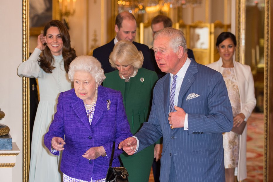 Fotografija: Broška, ki jo je na zabavi nosila Camilla, je bila nekoč last princese Diane. FOTO: Guliver/getty Images
