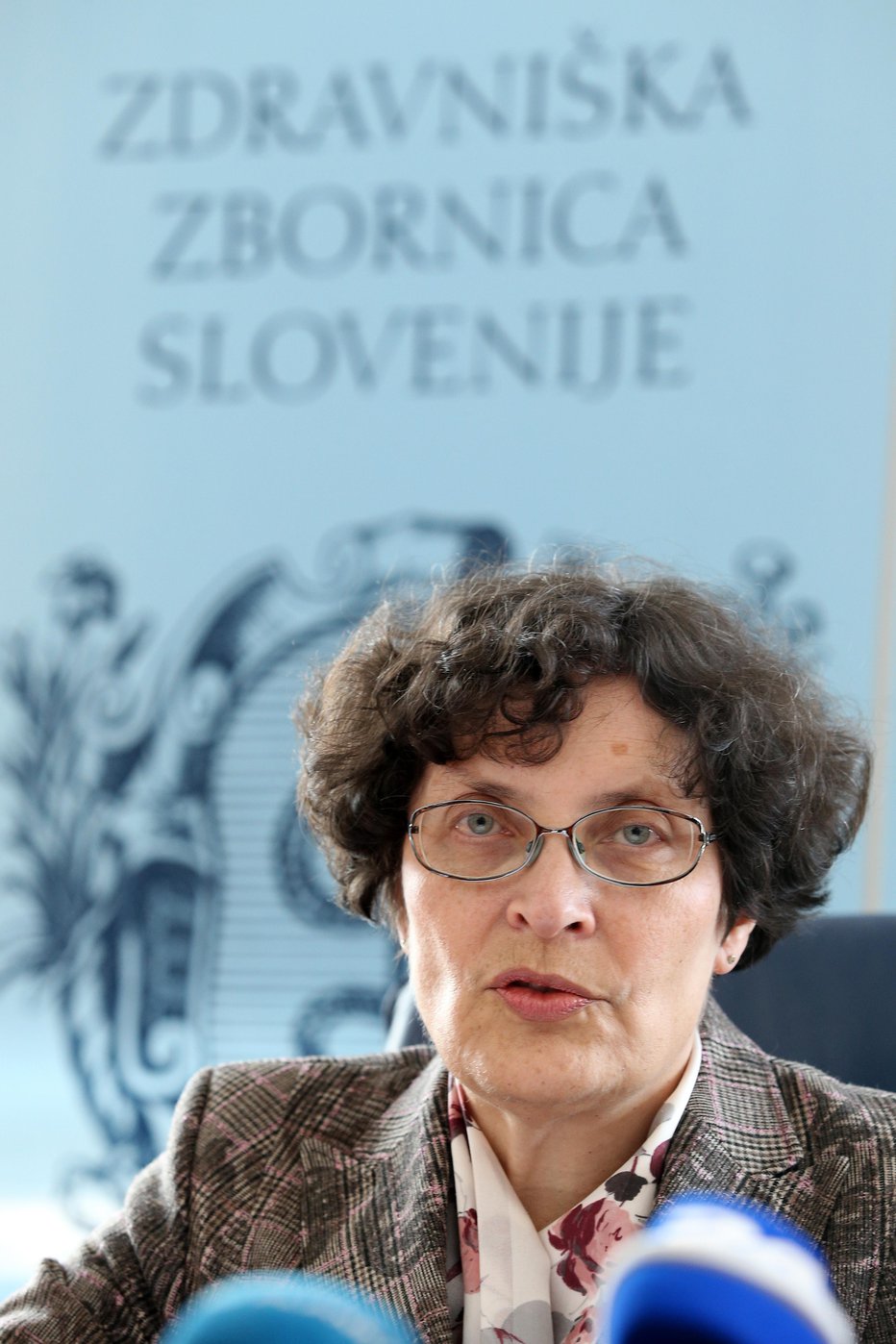 Fotografija: Predsednica zdravniške zbornice Zdenka Čebašek-Travnik ne razmišlja o odstopu. FOTO: Tomi Lombar, Delo