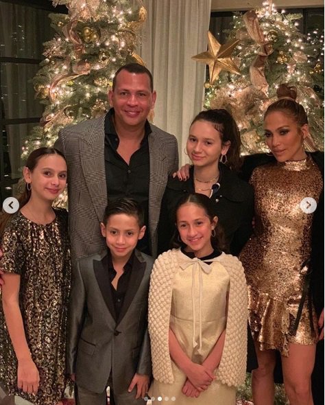 J Lo, A-Rod in njuni otroci iz prejšnjih razmerij so že zdaj družina. Foto: instagram