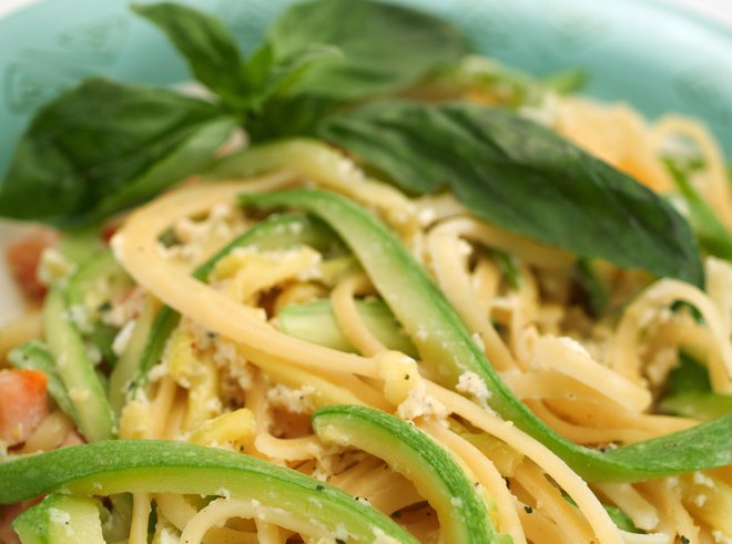 Bučkini špageti so prava hrana za z zimskimi jedmi obremenjene želodce.
