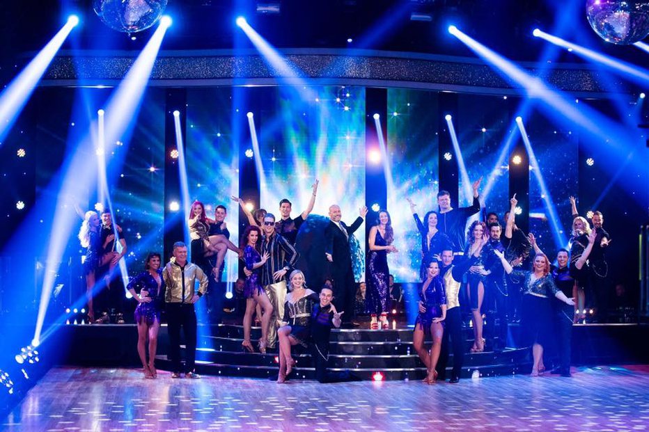 Fotografija: Ekipa plesalcev v šovu Zvezde plešejo se je zmanjšala. FOTO: Pop TV