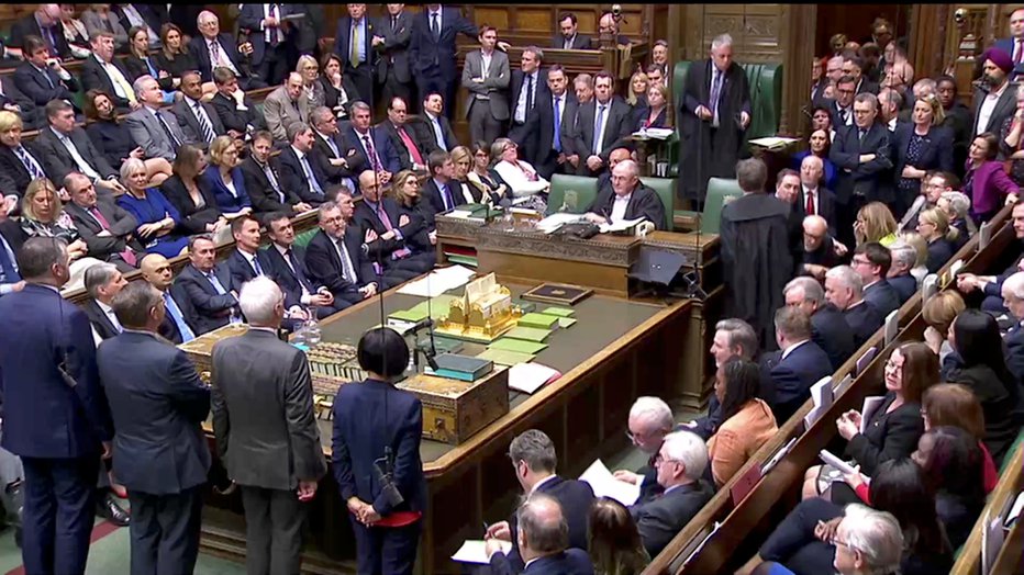 Fotografija: Glasovanje v britanskem parlamentu: še tretji »ne«. FOTO: Reuters