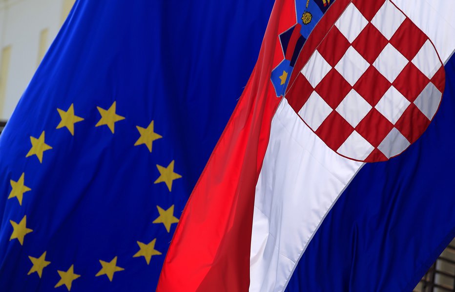 Fotografija: Podpis dogovora o arbitražnem sporazumu je Hrvaški odprl vrata v EU. Reuters