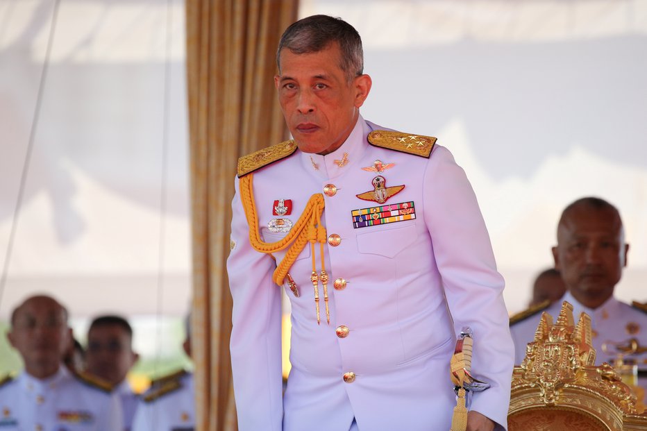 Fotografija: Tajskega kralja Maho Vajiralongkorna bodo okronali maja. Foto: REUTERS