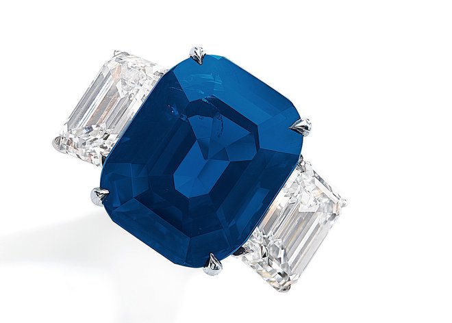 Tale prstan, ki ga krasijo diamanti in safir, naj bi dosegel ceno med 40.000 in 580.000 evri. FOTO: Sotheby's