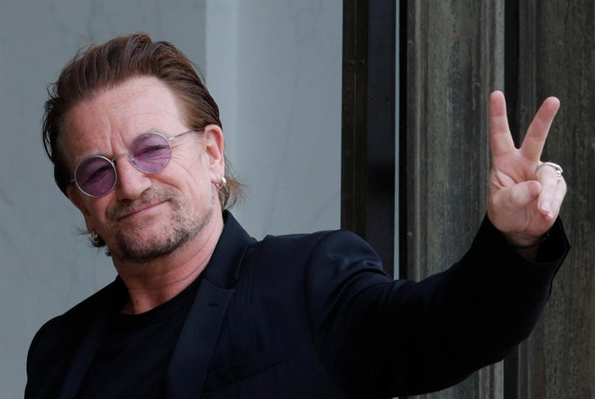 Bono je letel brez vrat.
