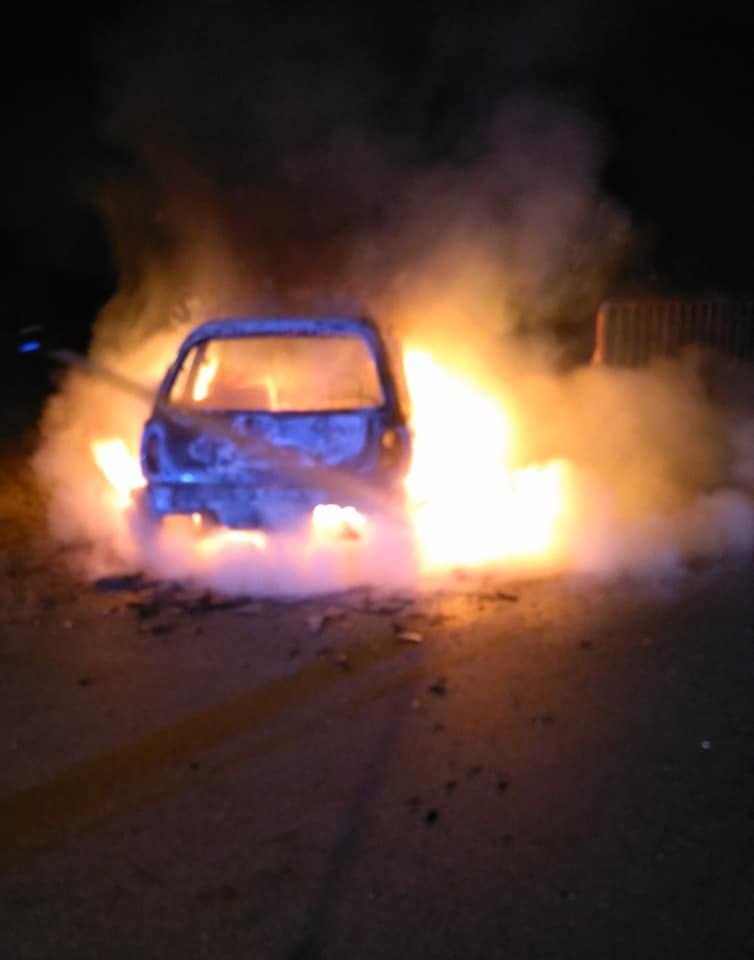 Fotografija: Avto je v celoti zgorel, kdo je njegov lastnik, pa policisti še ne vedo. FOTO: PGD Beltinci