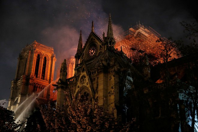 Notre-Dame nameravajo obnoviti. FOTO: Reuters