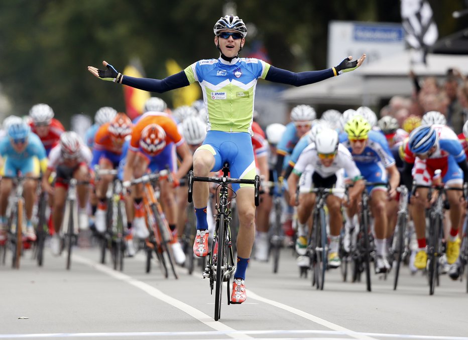Fotografija: Matej Mohorič si je na cestah, na katerih bo kolesaril tudi jutri, leta 2012 izbojeval naslov mladinskega svetovnega prvaka. FOTO: Reuters