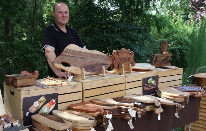 Na sejmu lahko kupite izvirne izdelke iz lesa.