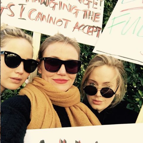Prijatelje, med temi sta tudi Cameron Diaz in Jennifer Lawrence, je prosila, naj ji uredijo kak zmenek. Foto: instagram