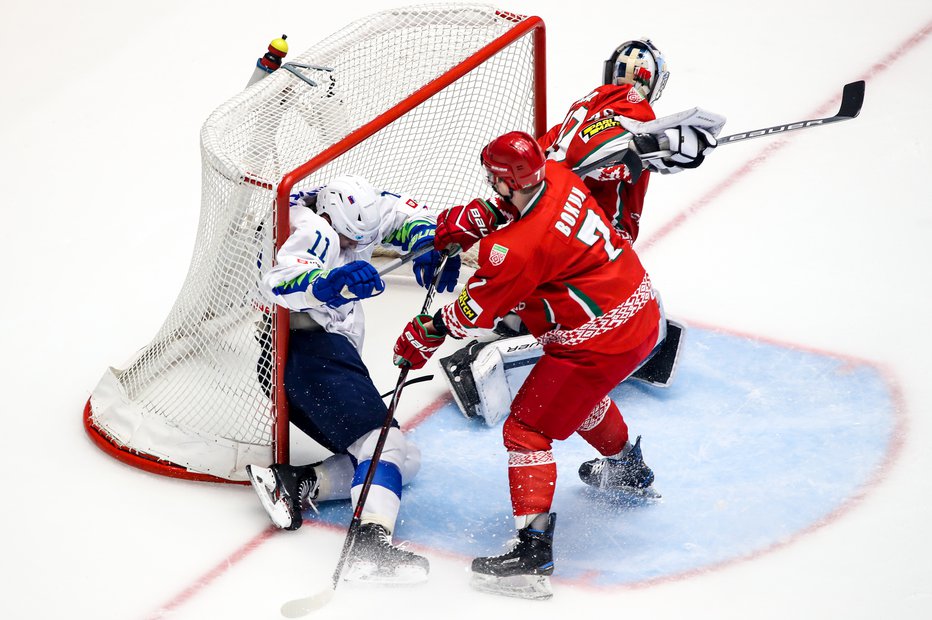 Fotografija: Trčenje z beloruskimi hokejisti je bilo točkovno boleče za Slovence. FOTO: Matic Klanšek Velej /Sportida