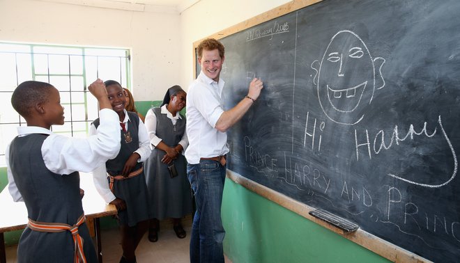 Leta 2013 je Harry obiskal šolo v Lesotu. FOTO: Guliver/getty Images