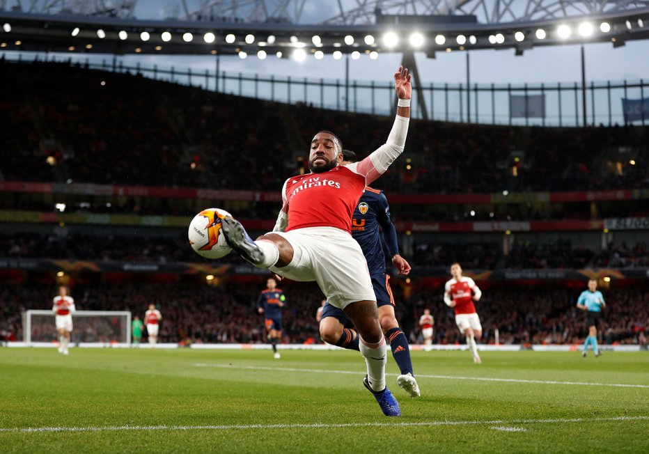 Fotografija: Arsenal in Alexandra Lacazetta le še en majhen napor loči od finala evropske lige z londonskima velikanoma. FOTO: Reuters