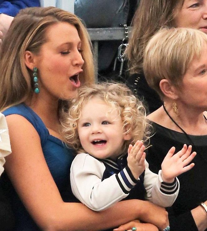 Konec leta 2014 je Blake Lively prvič postala mamica. Foto: guliver/X17ONLINE.COM