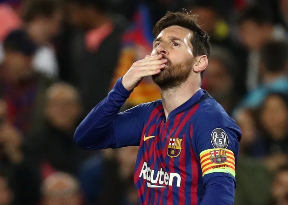 Fotografija: Lionel Messi kot Barçin kapetan s trakom v barvah katalonske zastave FOTO: Reuters