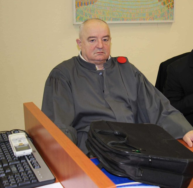 Višji državni tožilec Bojan Avbar se je strinjal s predlogom Hudorovčevega zagovornika, da obtoženi kazen odsluži z družbenokoristnim delom. FOTOgrafije: Tanja Jakše Gazvoda