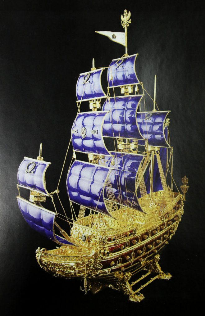 Starinska Fabergejeva ladja je vredna 80.000 evrov. Foto: Dejan Javornik