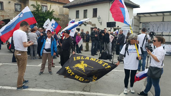 Protestni shod v Črnomlju. FOTO: Bojan Rajšek