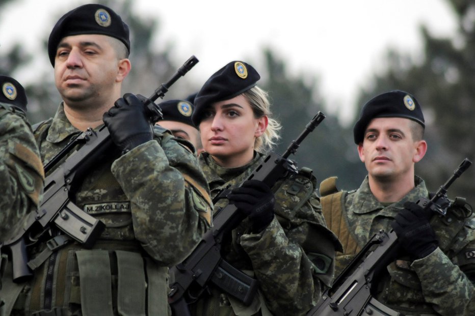 Fotografija: Parada varnostnih sil Kosova. FOTO: Reuters