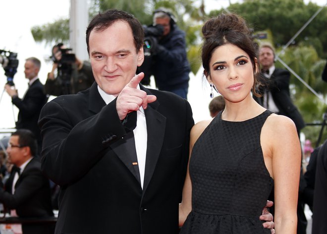 Režiser Quentin Tarantino s svojo mlado ženo Daniello Pick.