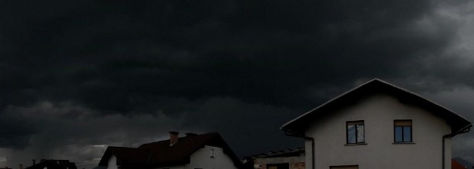 Fotografija: Oblaki nad Kranjem. FOTO: bralka Leja Zdenka