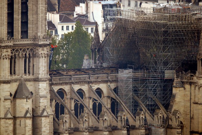 Katedralo je treba obnoviti prej kot v petih letih, saj strukturno ni varna, menijo inženirji. FOTO: Reuters