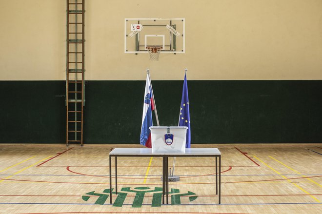 Volišča so se v Sloveniji zaprla ob 19. uri. FOTO: Voranc Vogel