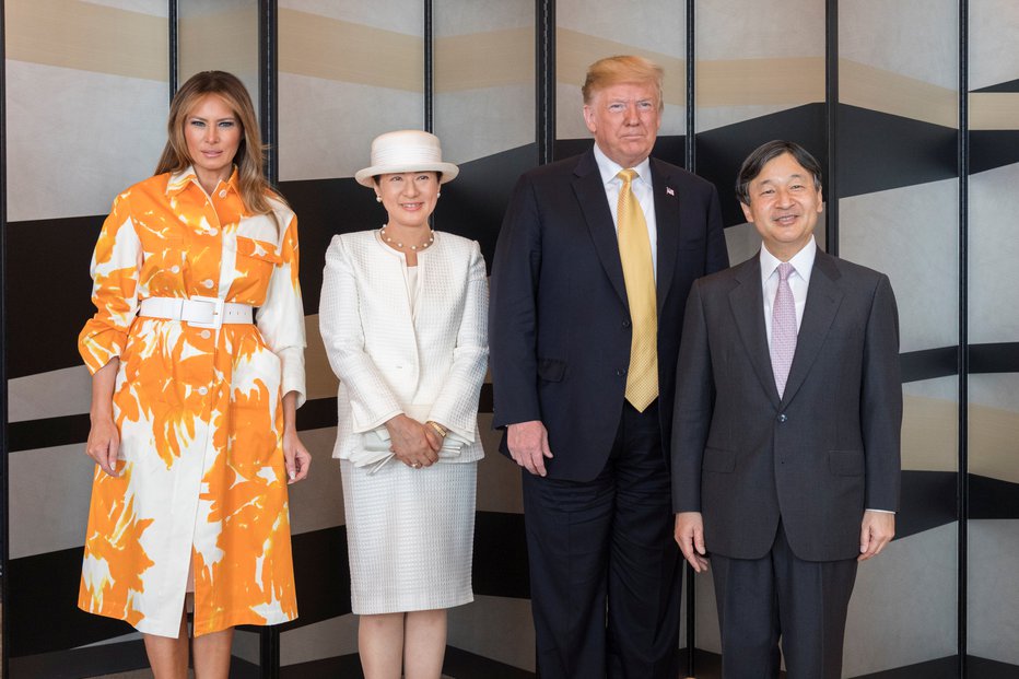 Fotografija: Zakonca Trump sta bila po uradnih pogovorih s cesarjem Naruhitom in njegovo ženo deležna banketa z odlično pogostitvijo. FOTO: REUTERS