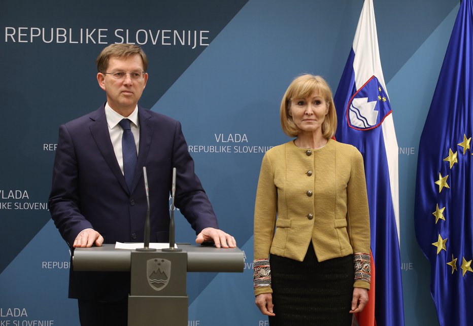 Fotografija: Nekdanji predsednik vlade Miro Cerar in Lilijana Kozlovič. FOTO: Jože Suhadolnik