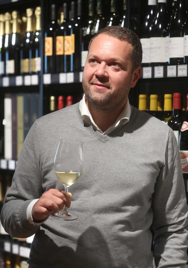 Slovenski vinski strokovnjak Gašper Čarman je<strong> </strong>platinasto nagrado prejel za cabernet franc 2017. FOTO: Dejan Javornik