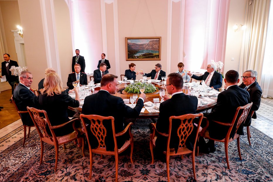Fotografija: Uradna večerja, ki jo je gostil predsednik republike Borut Pahor. FOTO: Stanko Gruden/sta