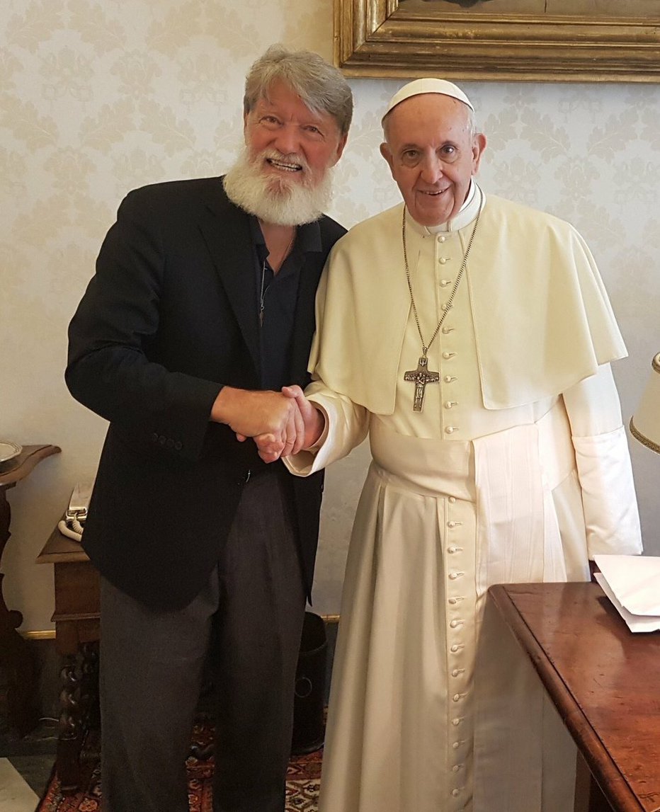 Fotografija: Peter Opeka se je s papežem Frančiškom srečal v Vatikanu.