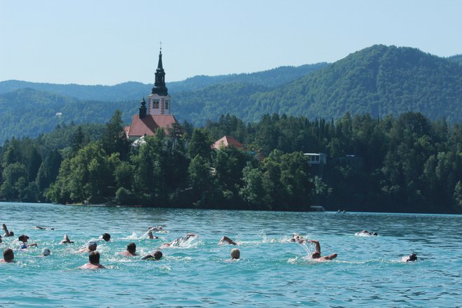 Takole so razpenili vodo, ki objema najslavnejši slovenski otok. FOTO: Špela Ankele
