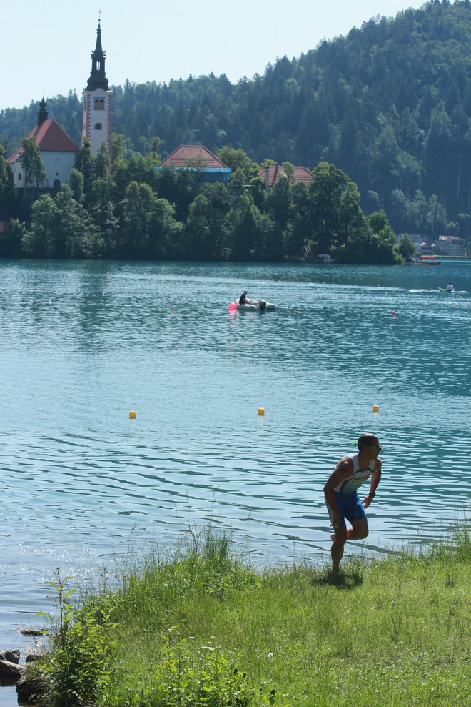 Prvi je, z ogromno prednostjo, do Velike Zake priplaval Jure Majdič. FOTO: Špela Ankele