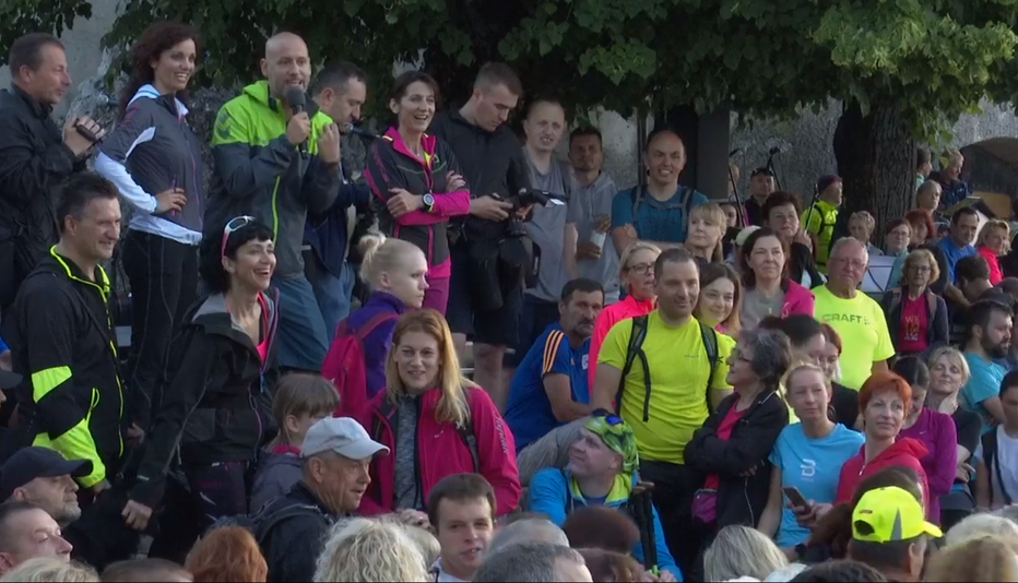 Fotografija: Šmarna Gora je polna ljudi. FOTO: Facebook