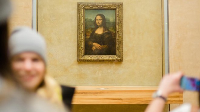 Mona Liza Louvra ni zapustila že skoraj pol stoletja. FOTO: Reuters