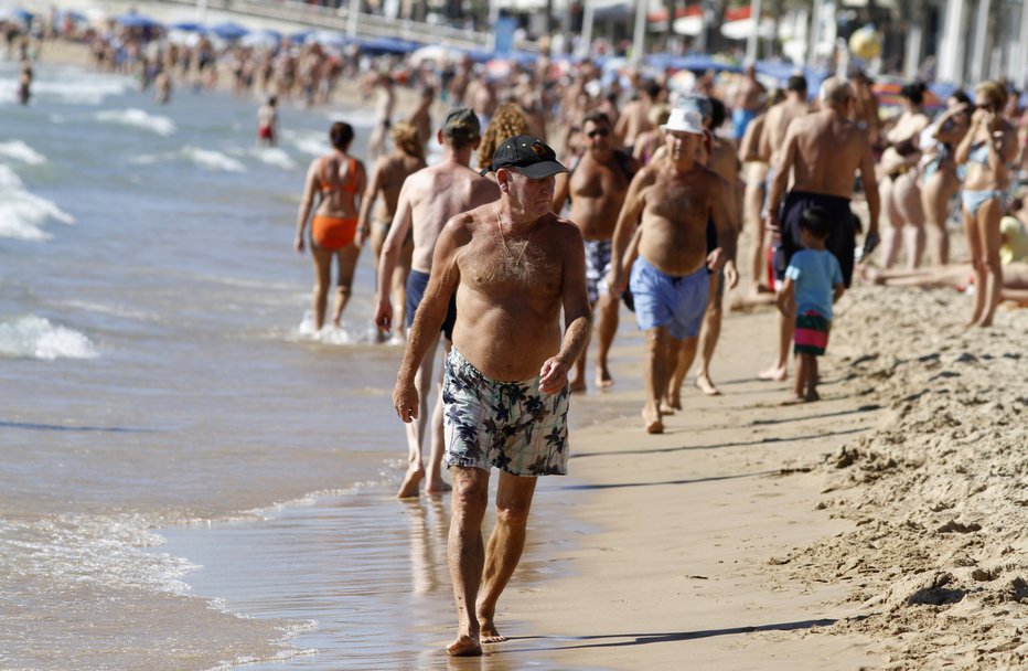 Fotografija: Španska policija poziva turiste, naj bodo skrajno previdni. Foto: Reuters