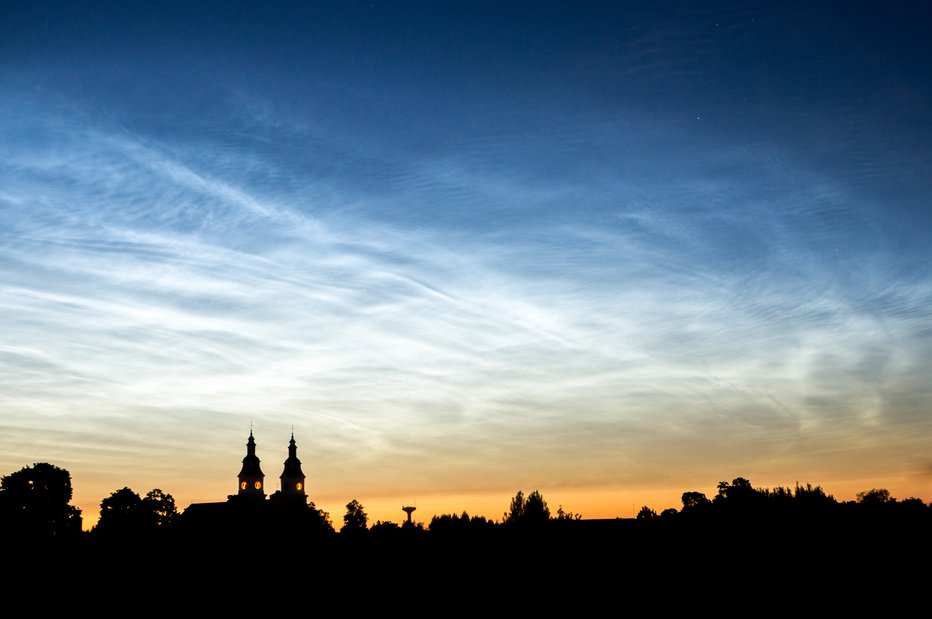 Fotografija: Noktilucentni oblaki (NLC). FOTO: Getty Images/istockphoto