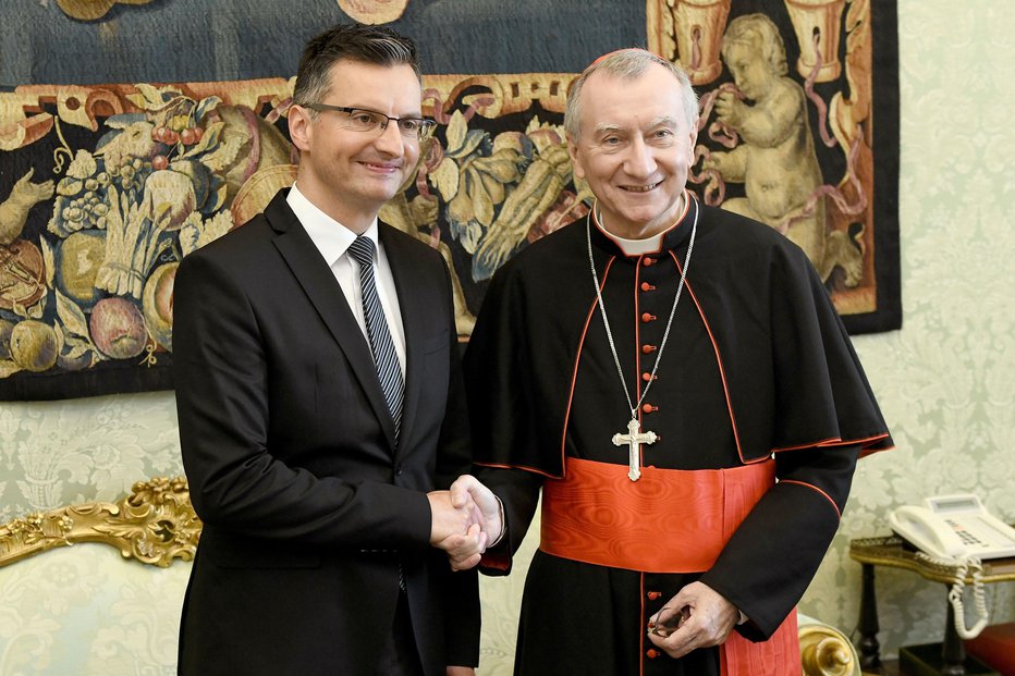 Fotografija: Premier na srečanju pri papežu Frančišku. FOTO: Tamino Petelinšek, STA