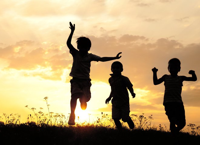 Otroci bi se morali več gibati na zraku. FOTO: GULIVER/Getty Images