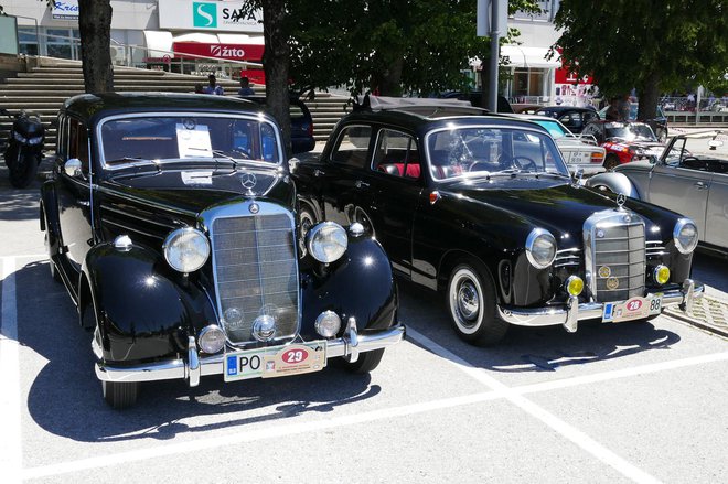 Mercedesa 170 S (levo) in 180 Fotografije: Primož Hieng