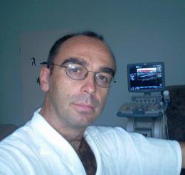 Fotografija: Asist. mag. Matej Makovec, dr. med., iz Ambulante za krčne žile in žilno kirurgijo v Diagnostičnem centru Murgle FOTO: osebni arhiv