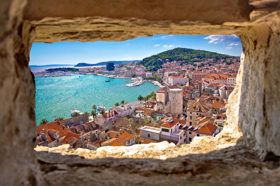 Fotografija: Samo na območju Splita je na voljo na stotine apartmajev. FOTO: Getty Images/Istockphoto